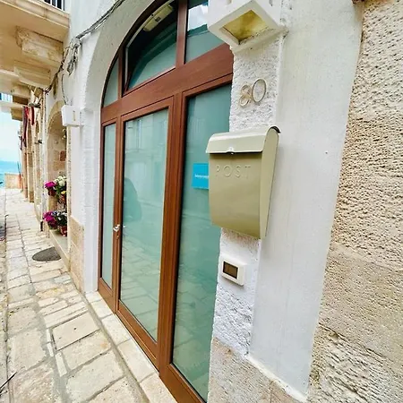 Guest house Biancomare - Casetta Sul Mare 5*